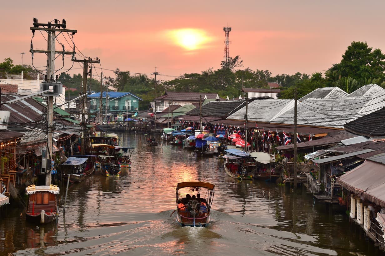 Amphawa und sein Schwimmmarkt